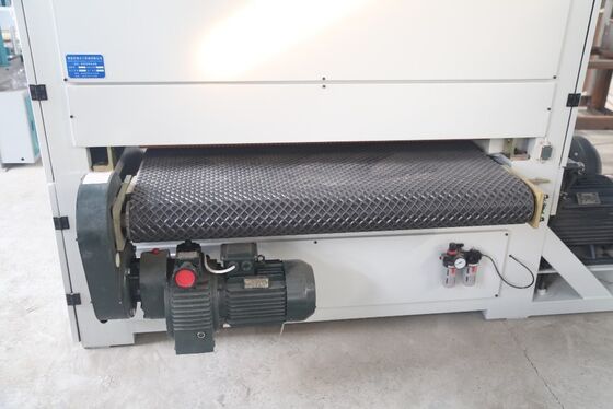 comprar espesor del panel 10-50mm banda de borde máquina diseñada para manejar velocidad de alimentación 15-20m por minuto asegurando bordes de paneles de madera Fabricación en línea